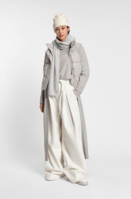 Bufanda de cashmere con adorno de logotipo met&aacute;lico, Gris claro