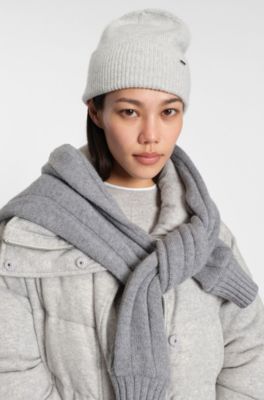 Cashmere beanie hat with metal logo tube, Light Grey