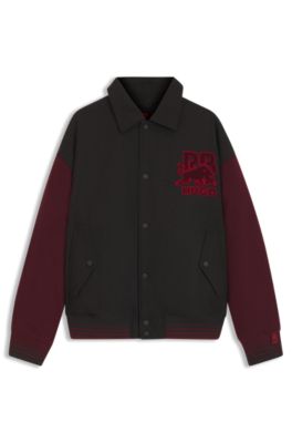 Chaqueta regular fit HUGO&nbsp;x&nbsp;RB de estilo universitario con figura de toro, Marr&oacute;n oscuro