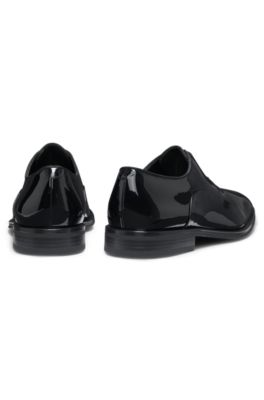 Zapatos elaborados en Italia, Negro