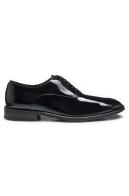 Zapatos elaborados en Italia, Negro