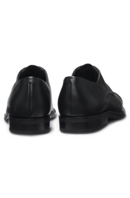 Zapatos Derby de piel granulada con puntera, Negro