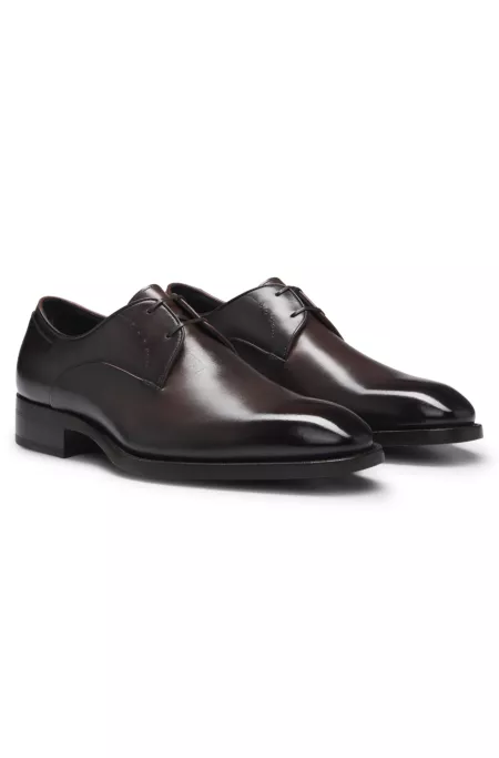 Derby shoes in burnished leather