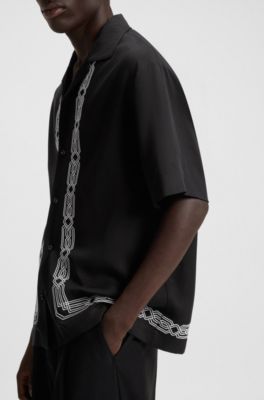 Camisa oversize fit con estampado bordado, Negro