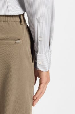 Camisa slim fit en tejido el&aacute;stico t&eacute;cnico a rayas, Marr&oacute;n claro