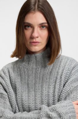 Knitted sweater with bold ribbed structure, Grey