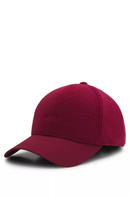 Embroidered-logo cap in fleece