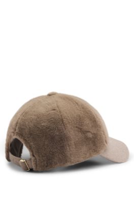 Casquette en fourrure synth&eacute;tique avec visi&egrave;re en laine et soie, Brun chin&eacute;