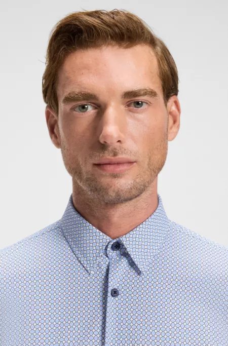 Printed slim-fit shirt in performance-stretch jersey