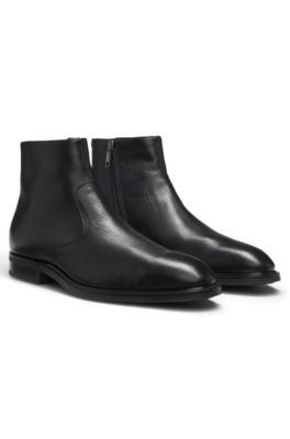 Side-zip boots in leather, Black