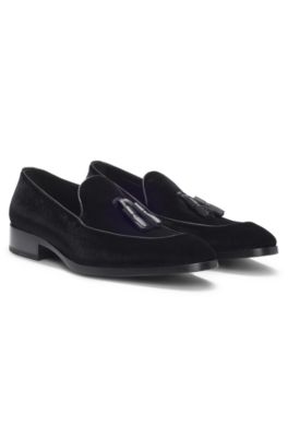 Tassel-trim loafers in velvet, Black