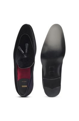 Mocasines de terciopelo fabricados en Italia con adorno de borla, Negro
