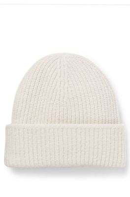 Boucl&eacute; beanie hat in virgin wool, White