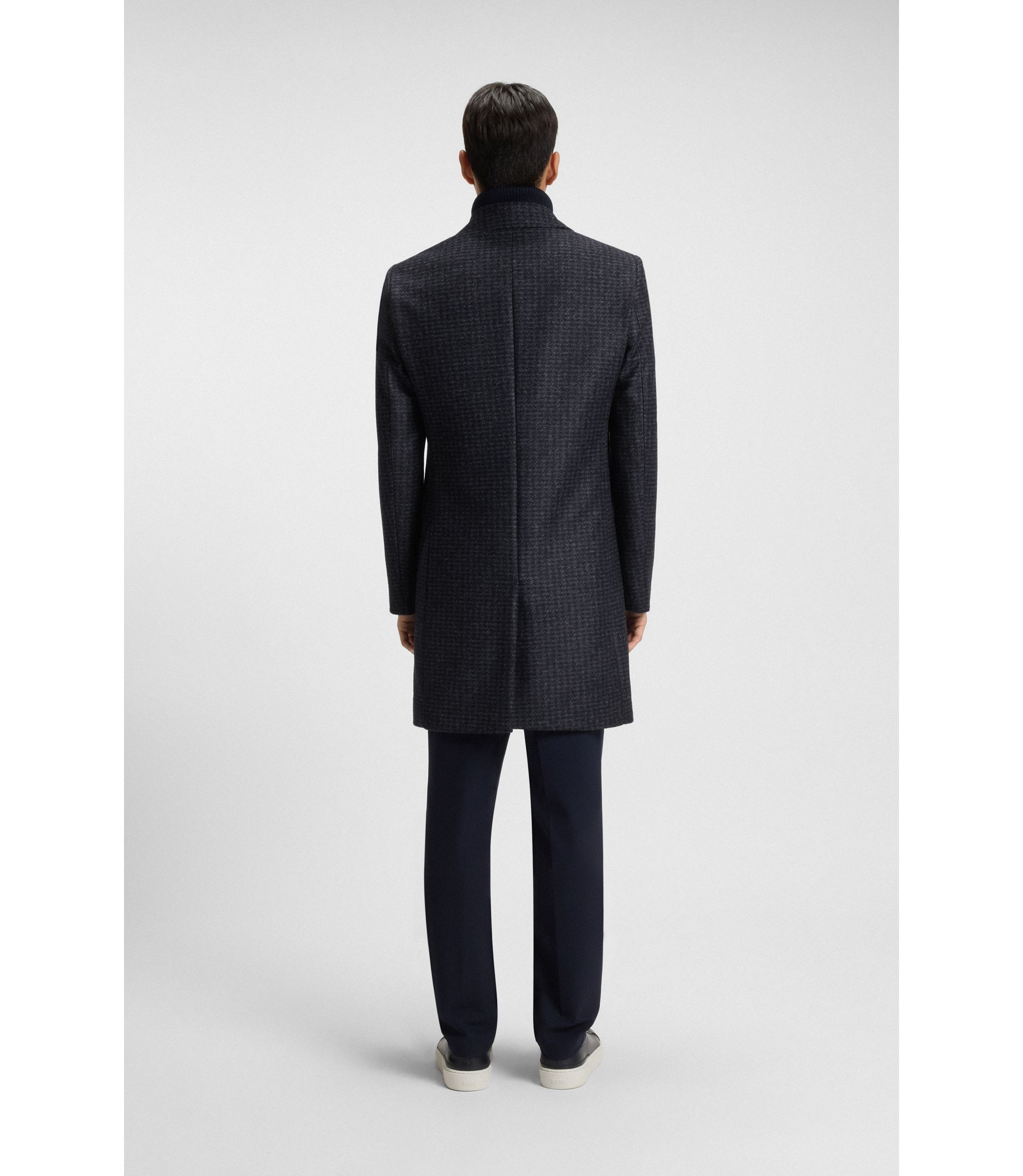 hbna50551612_404_360?wid=1980&