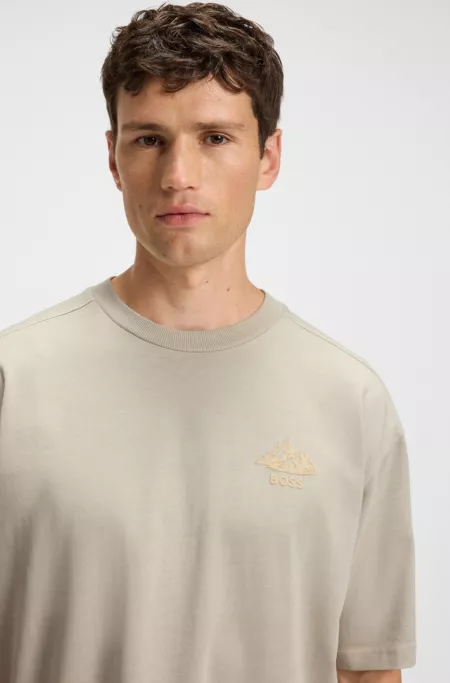 Logo-detail T-shirt in cotton jersey