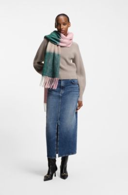 Oversized brushed scarf with chunky fringe, light pink