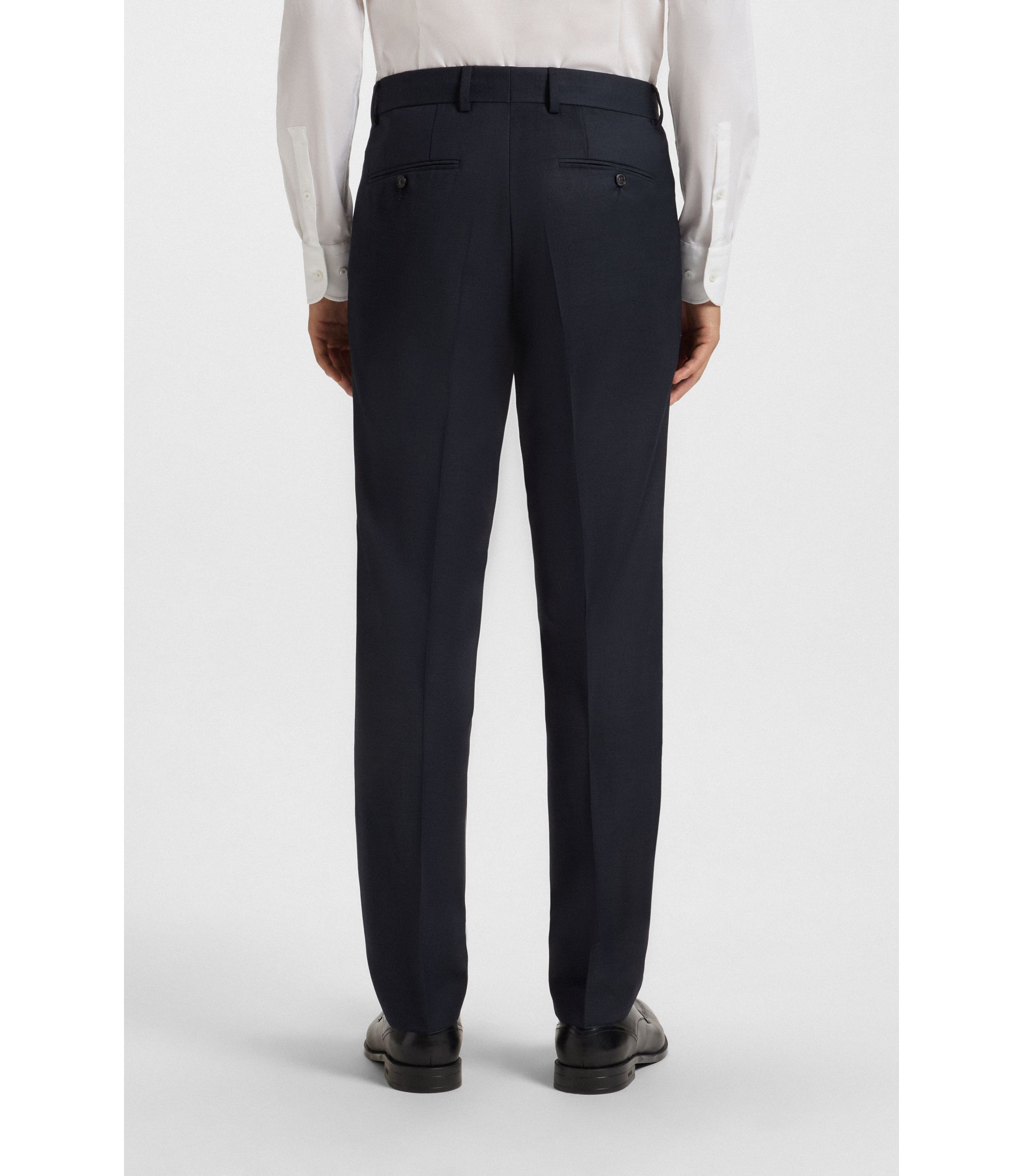 HUGO BOSS　×　TESSE　メンズスーツ　セットアップ　濃紺　美品 HUGO BOSS (ヒューゴボス) スリムフィット シングル二つ釦 ノータック