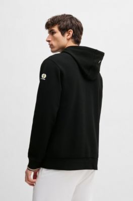 Sudadera con capucha de algod&oacute;n con dise&ntilde;o de tenis, Negro