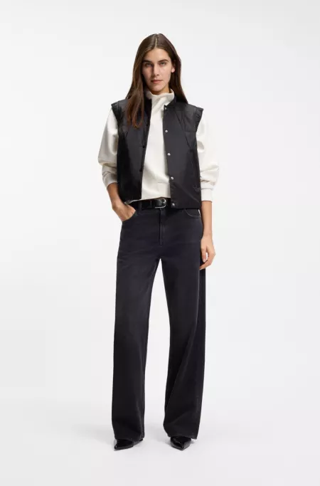 Water-repellent gilet with wadding