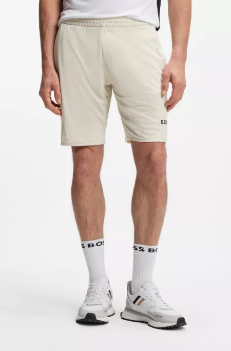 Stretch shorts in quick-dry fabric