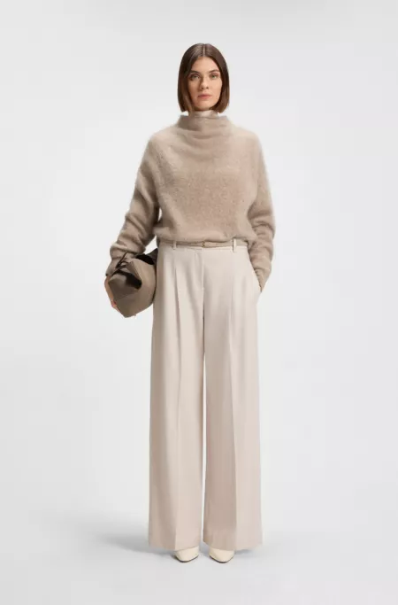 Logo-lettering tote bag in grained leather