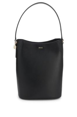 Sac seau avec breloque &agrave; monogramme Double&nbsp;B, Noir
