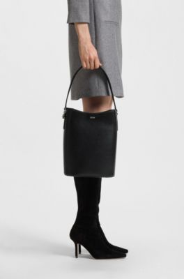 Saca con colgante de monograma Double&nbsp;B, Negro