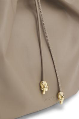 Shoulder bag with gold-tone hardware, Light Beige