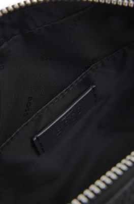 Bolso bandolera de piel granulada con letras de logo, Negro