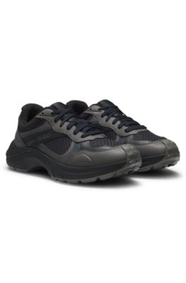 Deportivas de piel sint&eacute;tica y malla, Gris claro