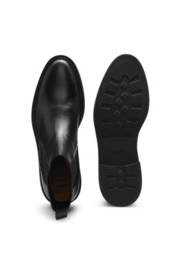 Leather Chelsea boots with signature-stripe detail, Black
