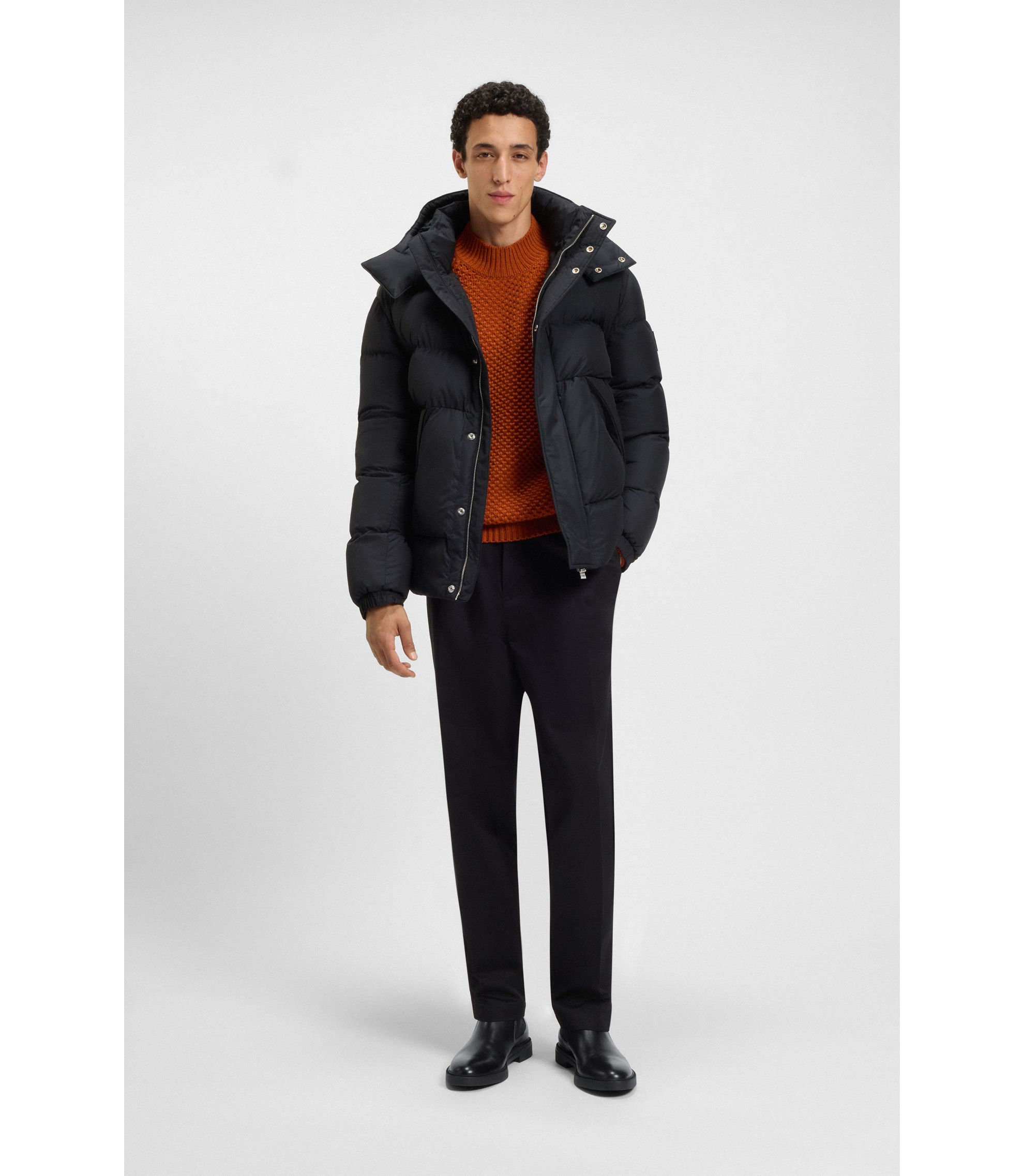 hbna50552527_001_300?wid=1980&