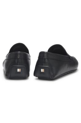Mocasines con suela estilo driver en piel estampada, Negro