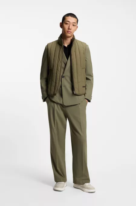 Lightweight gilet with vertical quilting