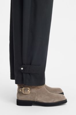 Bottines en cuir su&eacute;d&eacute; style motard avec monogramme Double&nbsp;B, Brun chin&eacute;