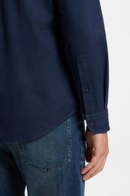 Camisa regular fit en dobby de algod&oacute;n el&aacute;stico, Celeste