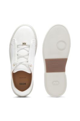 Baskets en cuir avec semelle int&eacute;rieure compens&eacute;e, Blanc