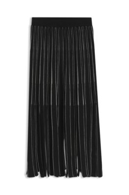 Knitted skirt with two-tone fringes, Patterned