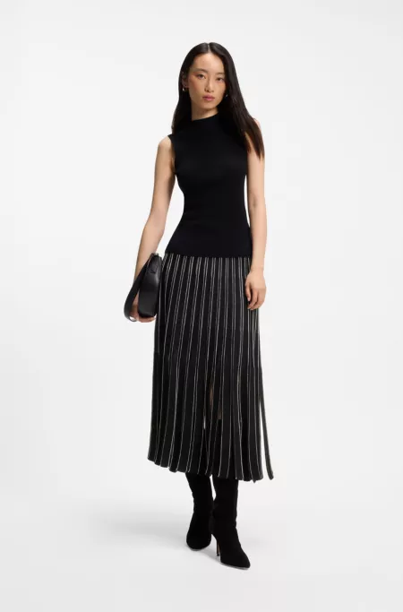 Knitted skirt with two-tone fringes