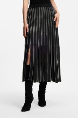 Knitted skirt with two-tone fringes, Patterned
