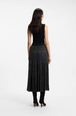 Knitted skirt with two-tone fringes, Patterned