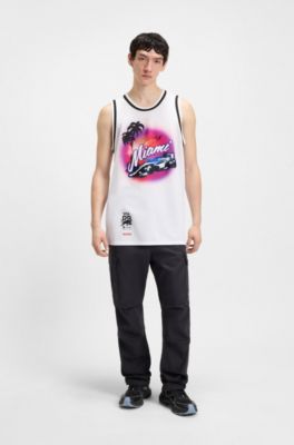 Camiseta de tirantes HUGO&nbsp;x&nbsp;VCARB para aficionados con ilustraci&oacute;n de Miami, Blanco