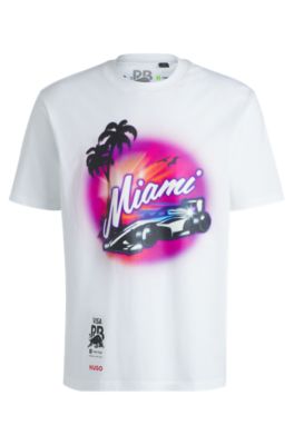Camiseta HUGO&nbsp;x&nbsp;VCARB para aficionados con ilustraci&oacute;n de Miami, Blanco