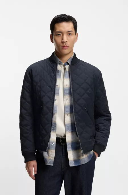 Reversible water-repellent jacket with quilting
