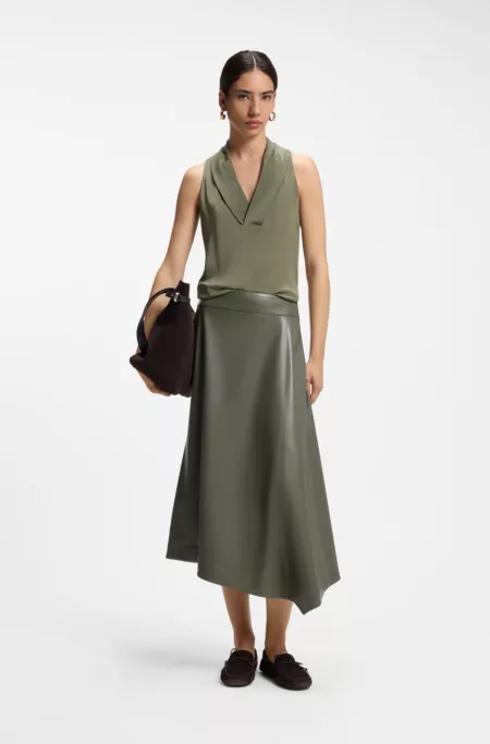 Sleeveless blouse in sandwashed silk with V neckline