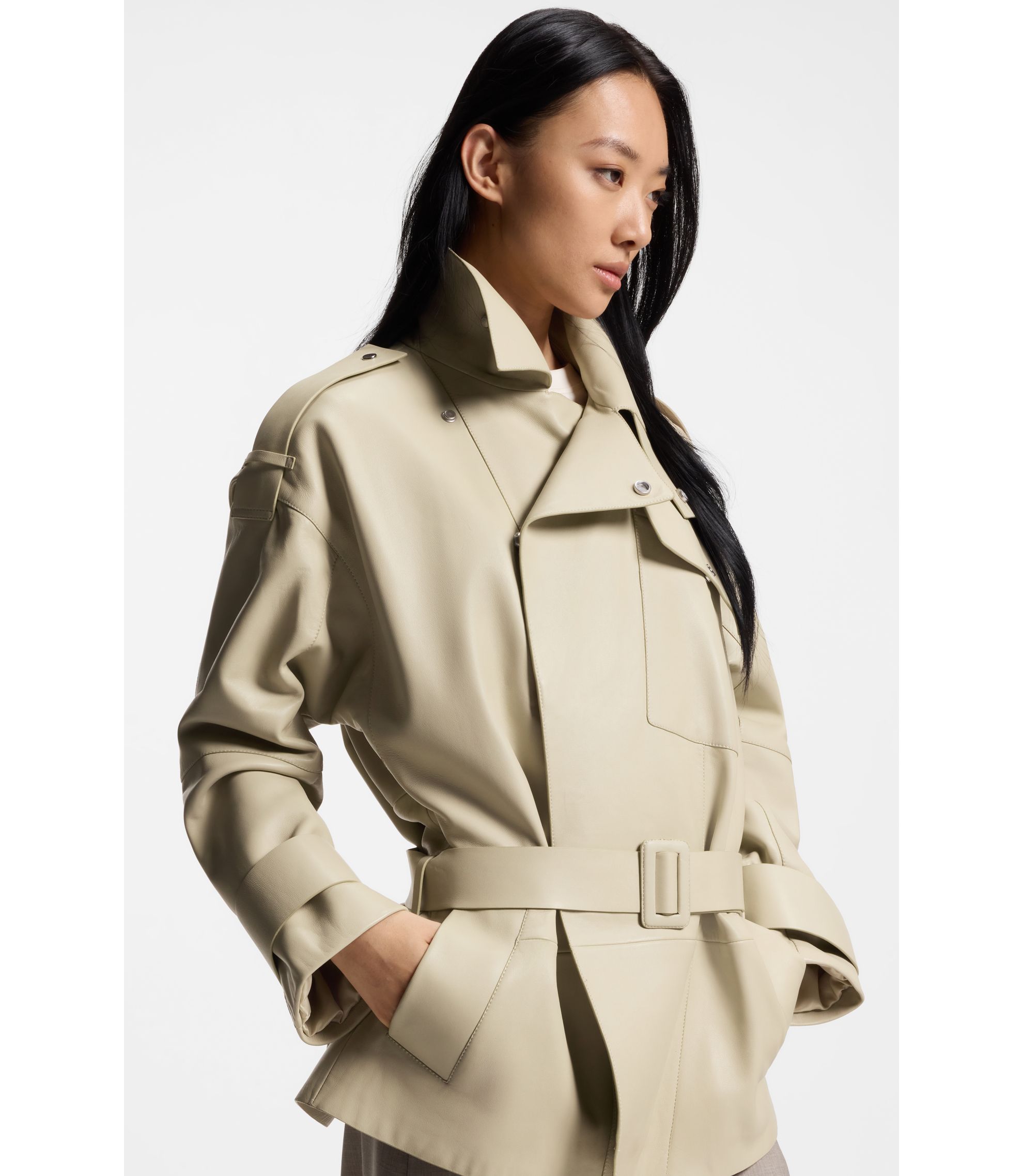 アパルトモン2023SS SHORT TRENCH COAT BOSS - Short trench coat in leather - Light Beige
