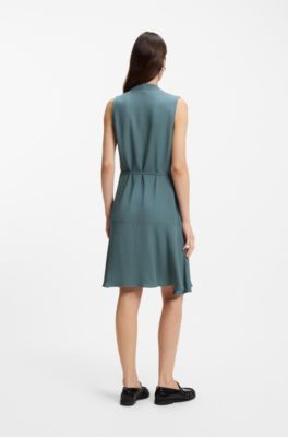 Vestido cruzado en crep&eacute; suave con cintur&oacute;n, Azul