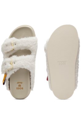 Chanclas BOSS&nbsp;x&nbsp;Steiff en tejido de peluche con hebilla, Blanco