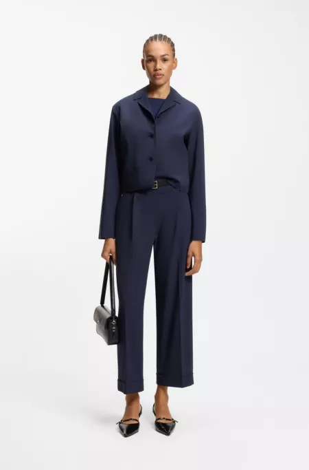 Cropped trousers with front pleats