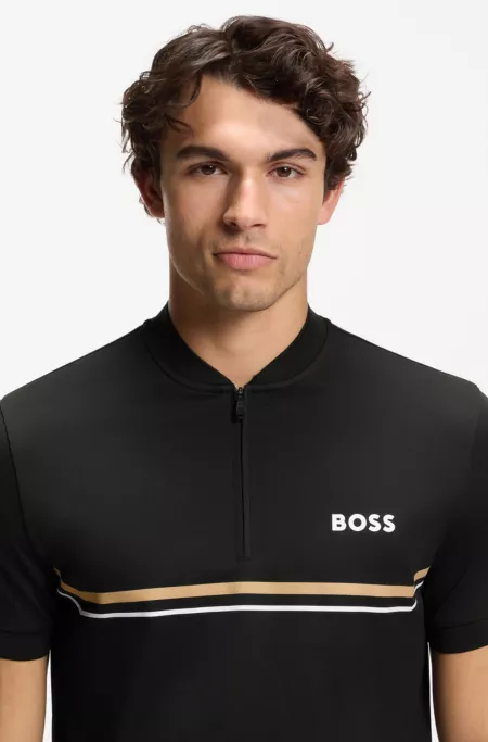Polo shirt with seamless bodymapping